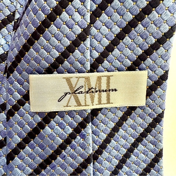 XMI Platinum Men’s Tie 2 Shades of Blue O/S - Picture 5 of 5